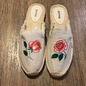 Limited edition rose mule soludos